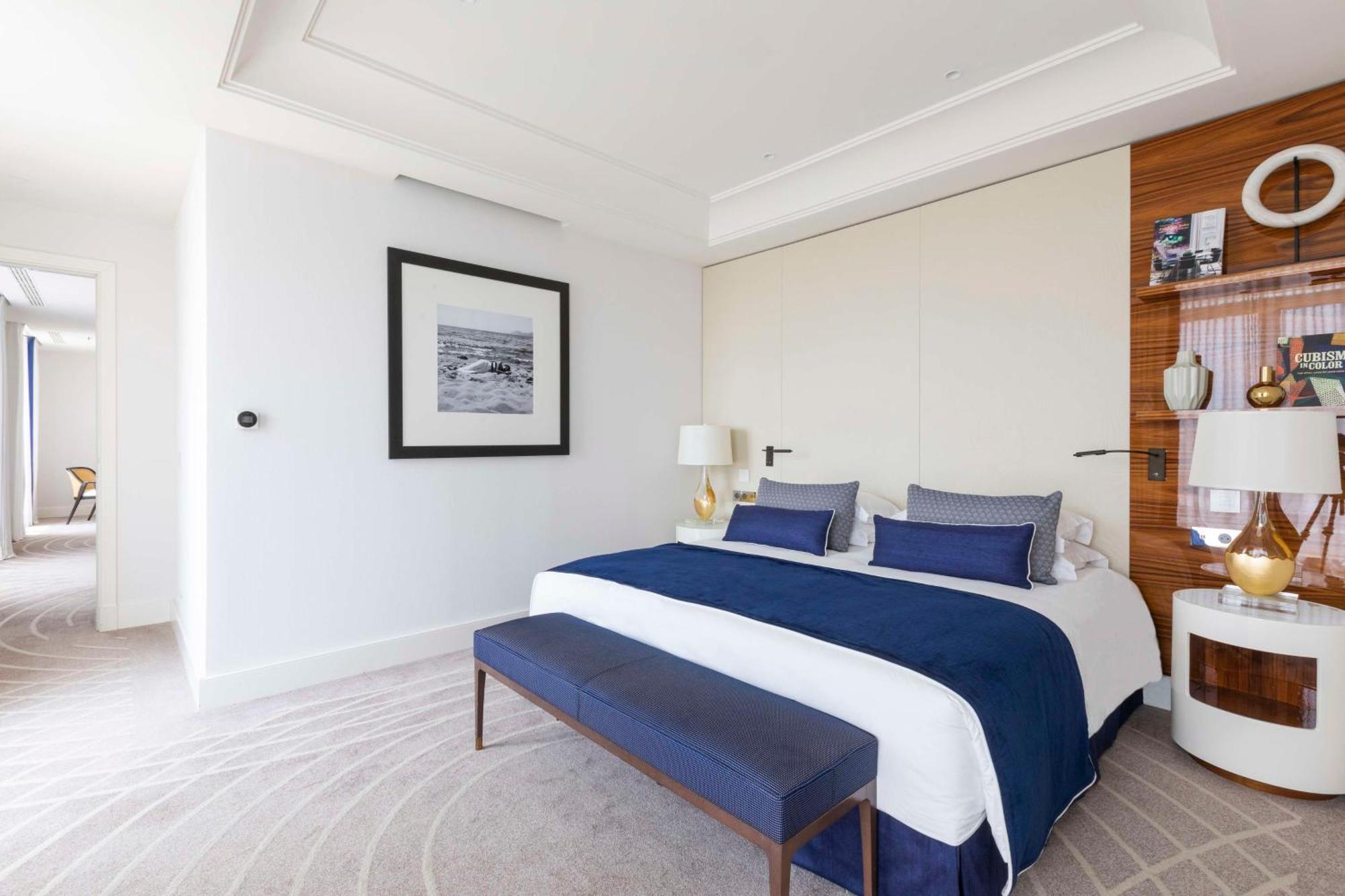Hotel Martinez, In The Unbound Collection By Hyatt Cannes Luaran gambar A bedroom at the Four Seasons Hotel