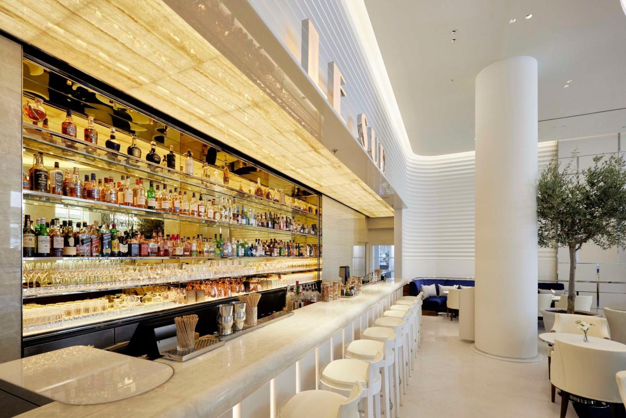 Hotel Martinez, In The Unbound Collection By Hyatt Cannes Luaran gambar The bar at the Connaught