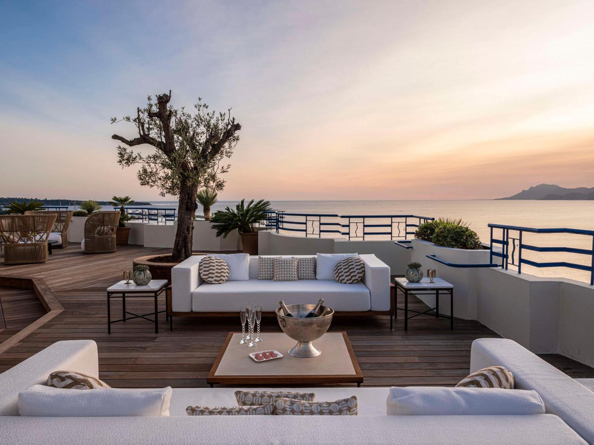 Hotel Martinez, In The Unbound Collection By Hyatt Cannes Luaran gambar The rooftop terrace at the Hotel de la Paix